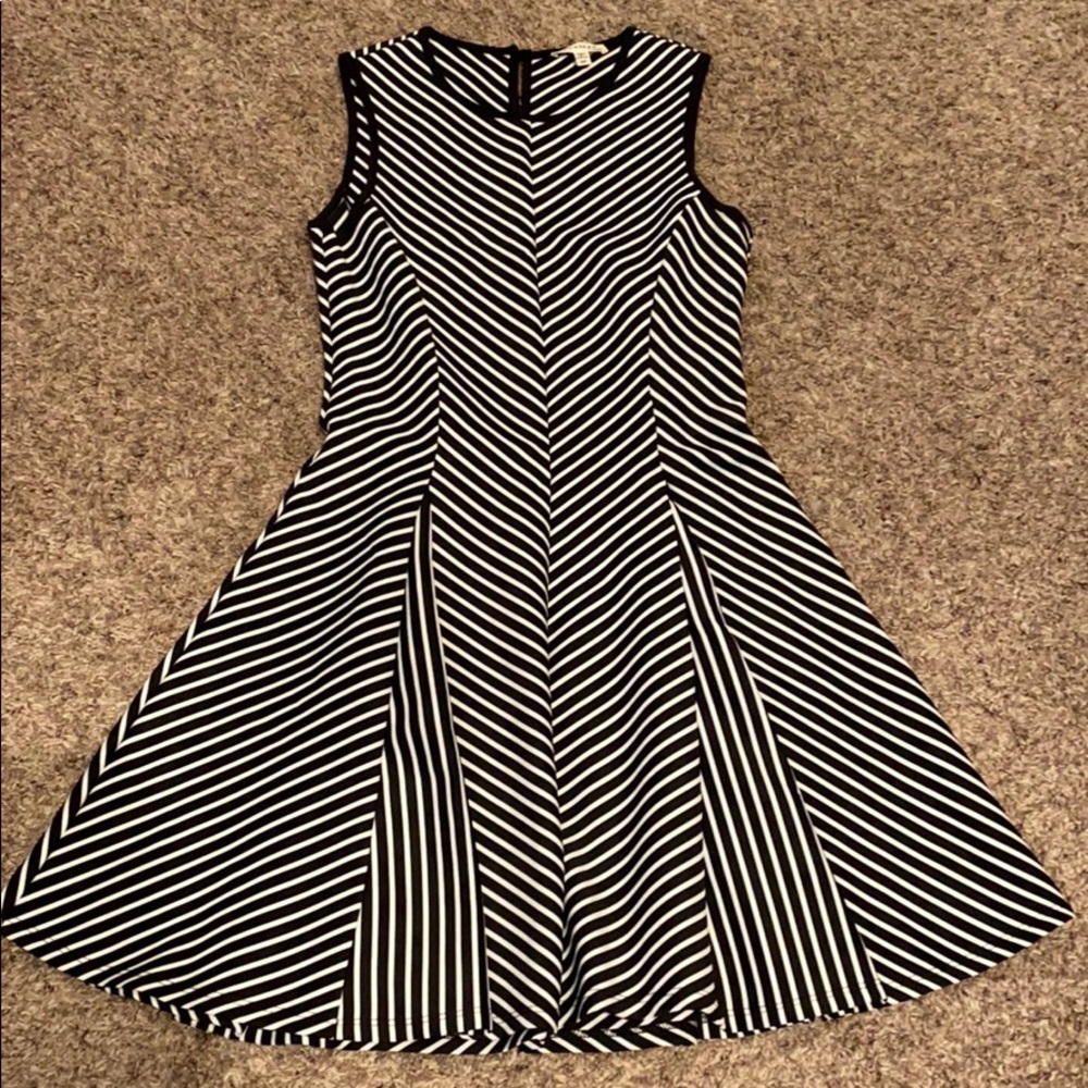 Sleeveless Black and White Dress M